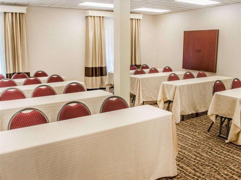 Comfort Inn & Suites Креств'ю Екстер'єр фото
