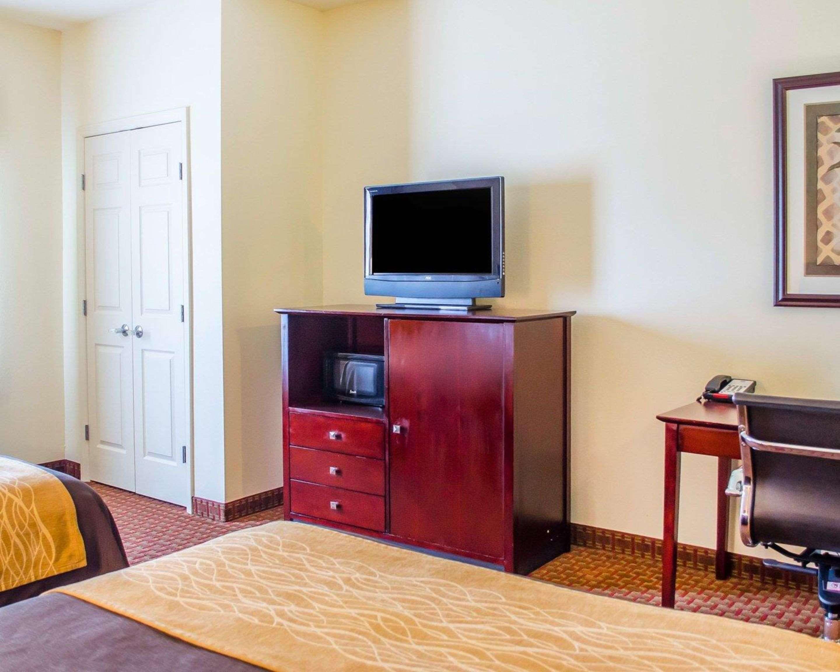 Comfort Inn & Suites Креств'ю Екстер'єр фото