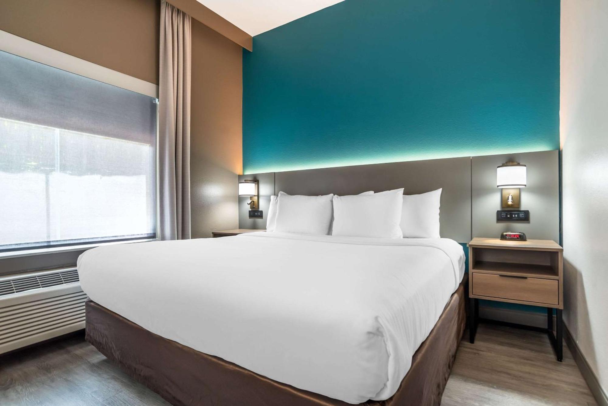 Comfort Inn & Suites Креств'ю Екстер'єр фото