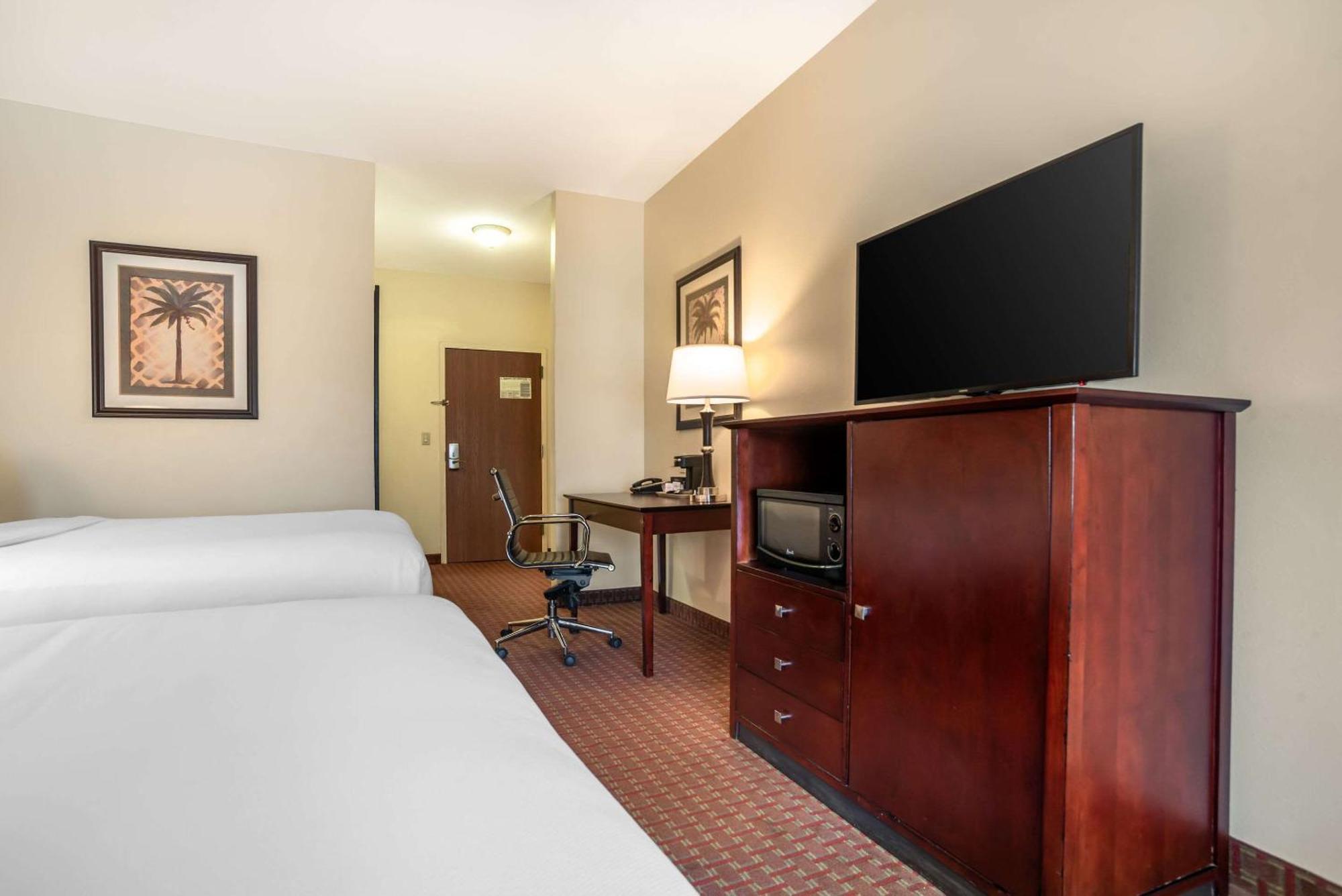 Comfort Inn & Suites Креств'ю Екстер'єр фото